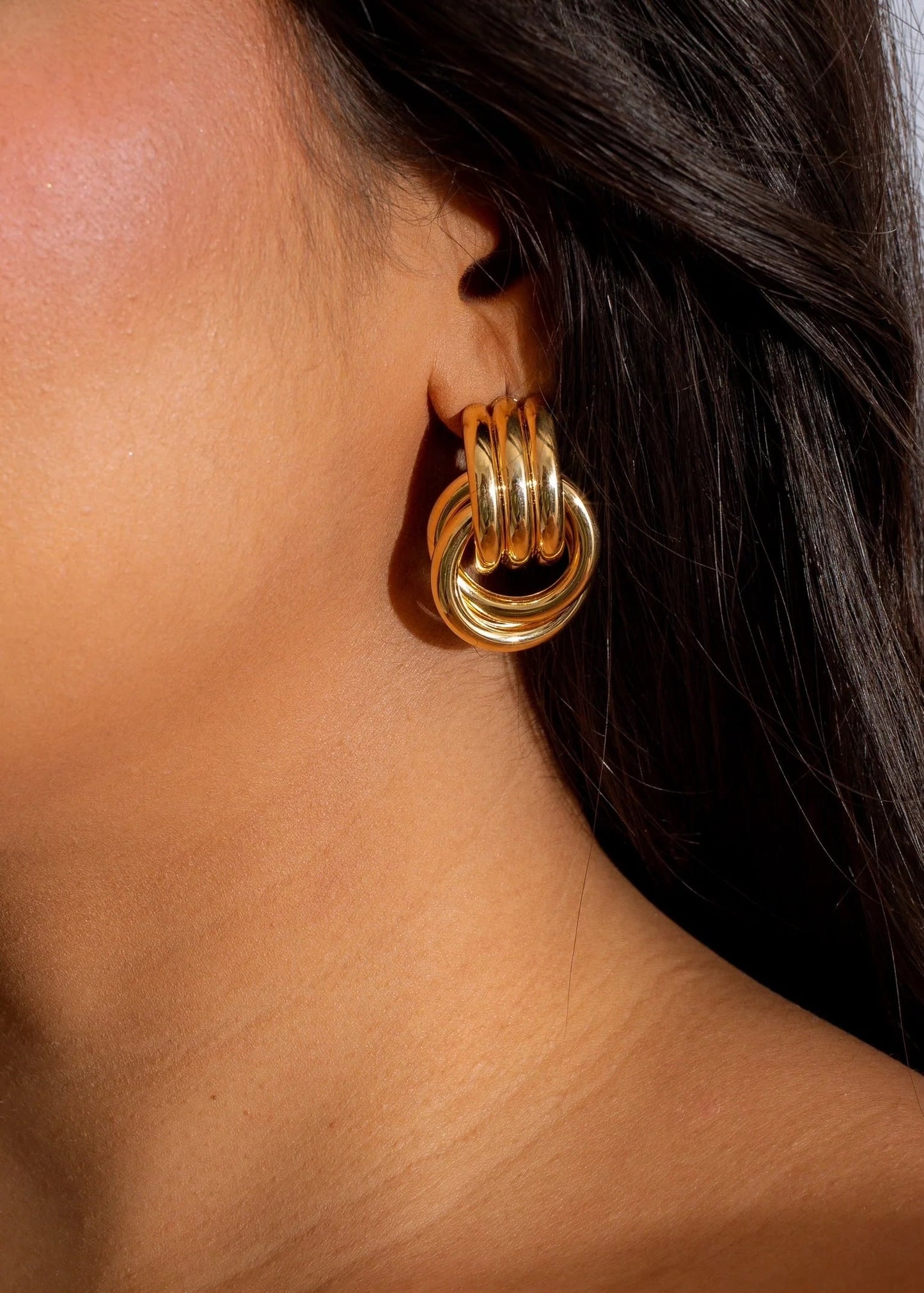 Elite Circle Earrings Gold